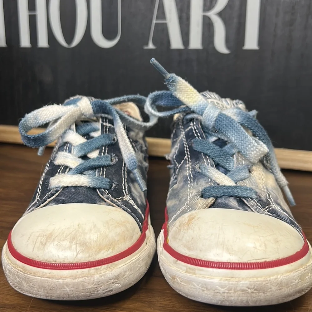 Converse Blue Star Tie Dye Chucks